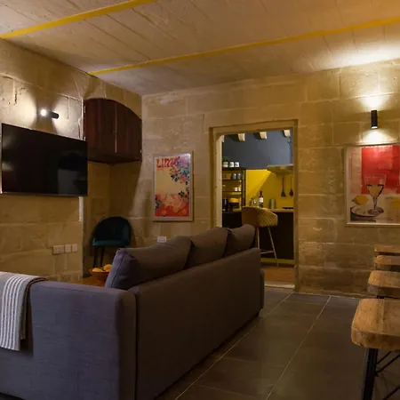 Escape To A Unique 2 Bed In Heart Of *