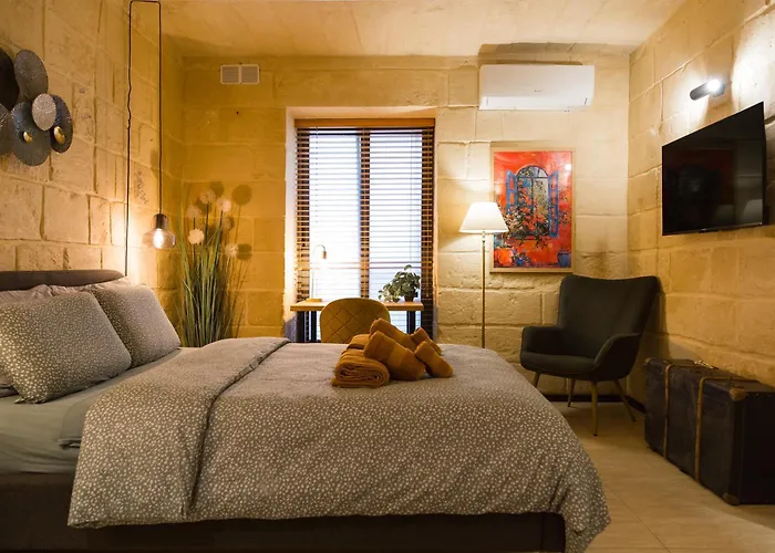 Escape To A Unique 2 Bed In Heart Of